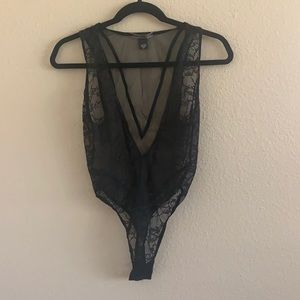 NWOT Victoria’s Secret lingerie, lace/mesh, snap closure, Size Small, Black